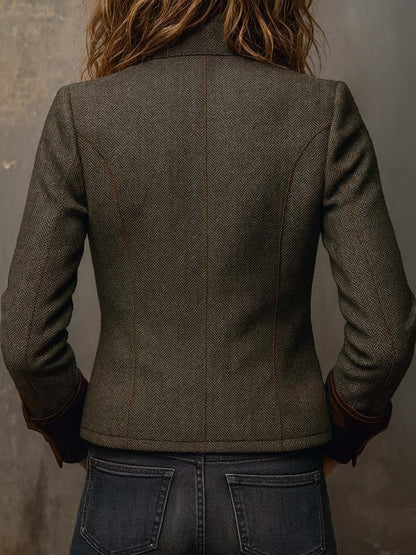 Honorina | Blazer Curto Espinha de Peixe com Punhos em Veludo, Verde-azeitona