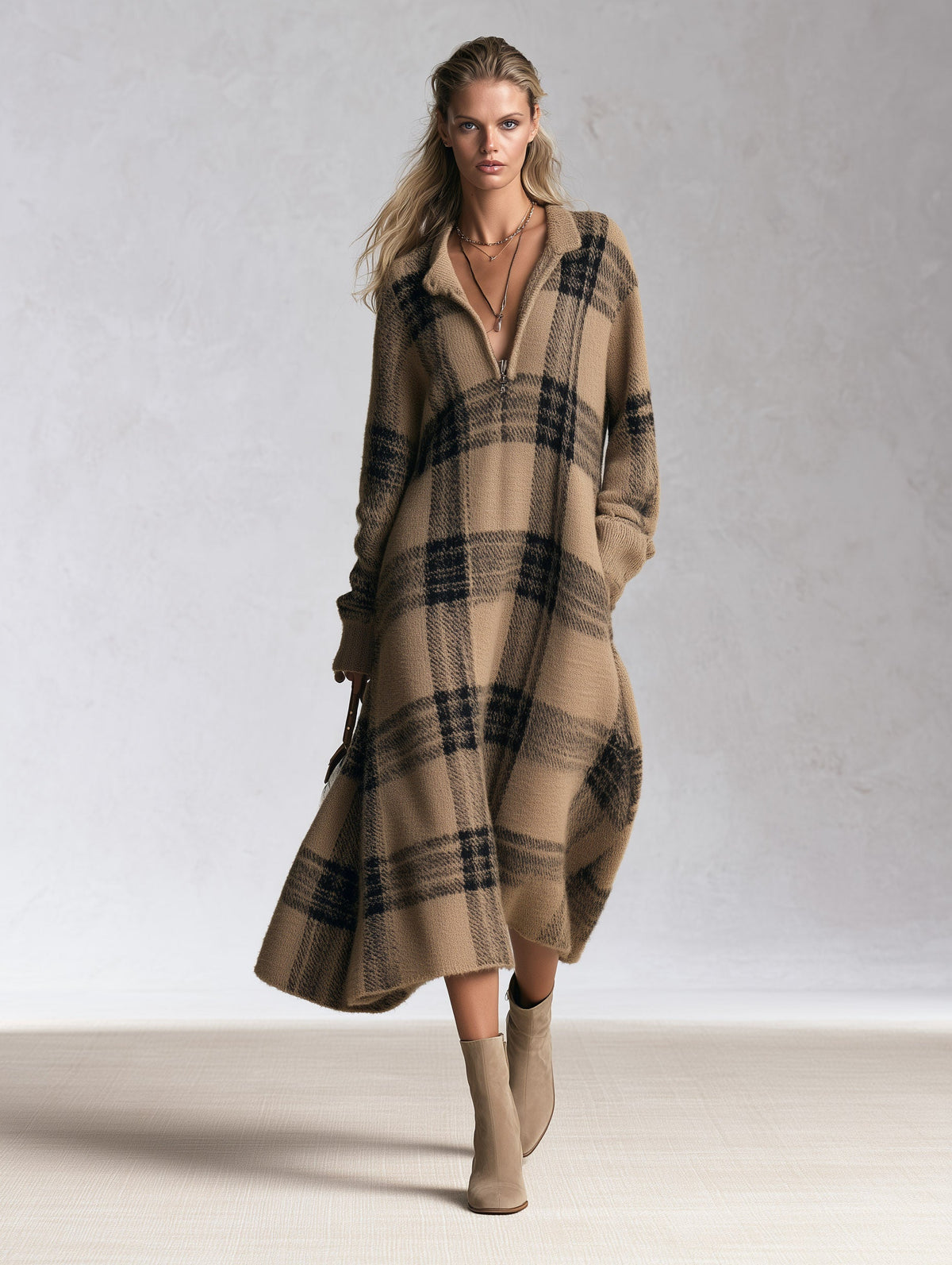 Adelaide | Vestido Midi em Malha aos Quadrados com Meio Fecho, Camelo