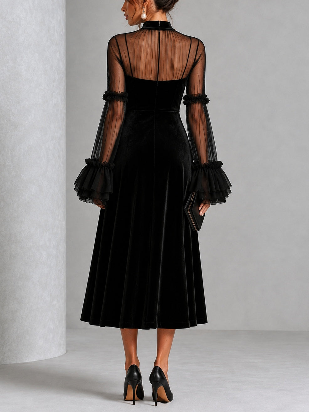 Berenice | Vestido Midi em Veludo com Mangas em Tule, Preto