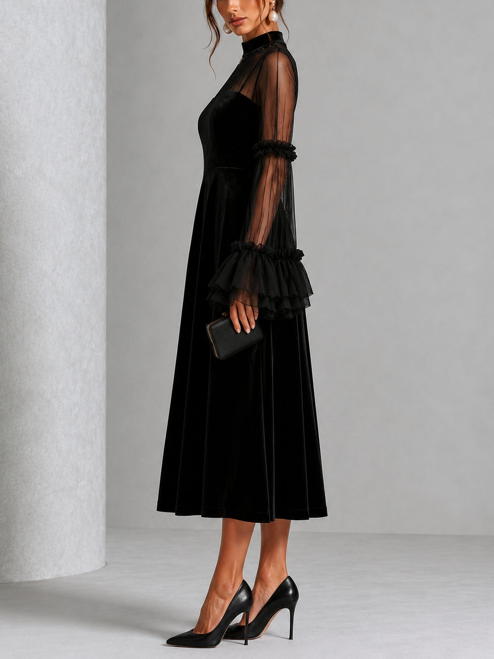 Berenice | Vestido Midi em Veludo com Mangas em Tule, Preto