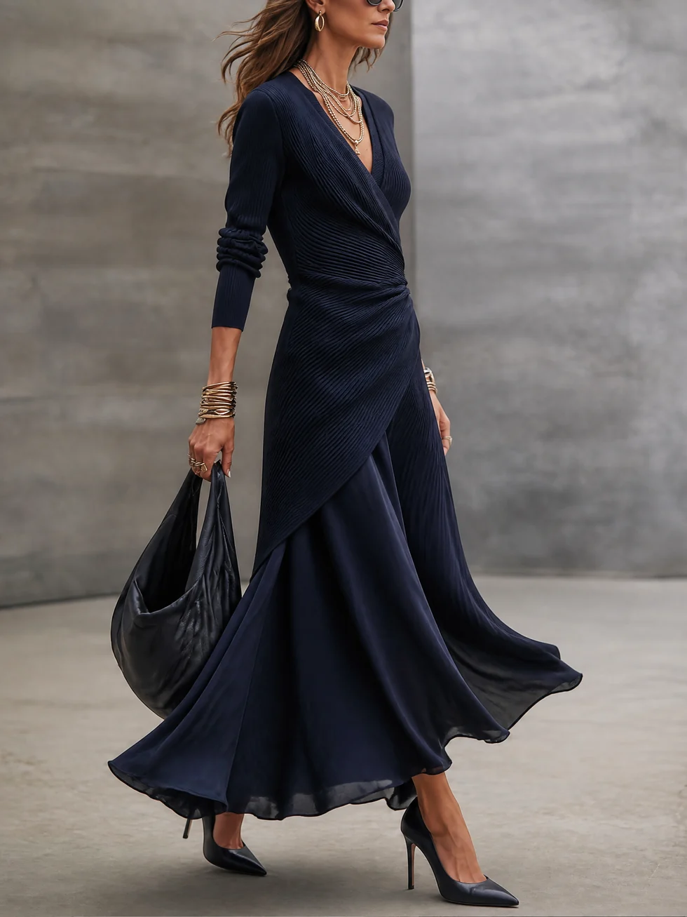 Tamara | Vestido Maxi Traçado com Saia em Cetim, Azul-marinho
