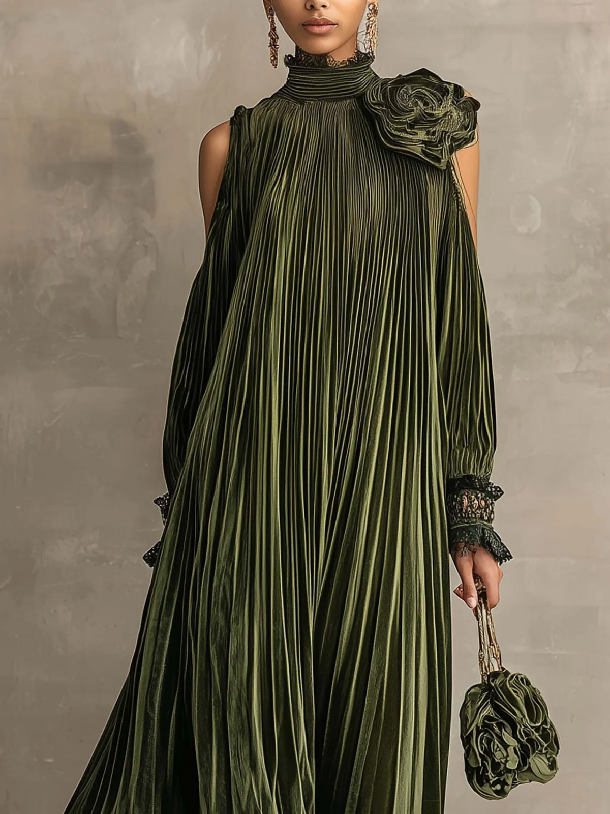 Flora | Vestido Maxi Plissado com Pormenor Floral no Ombro