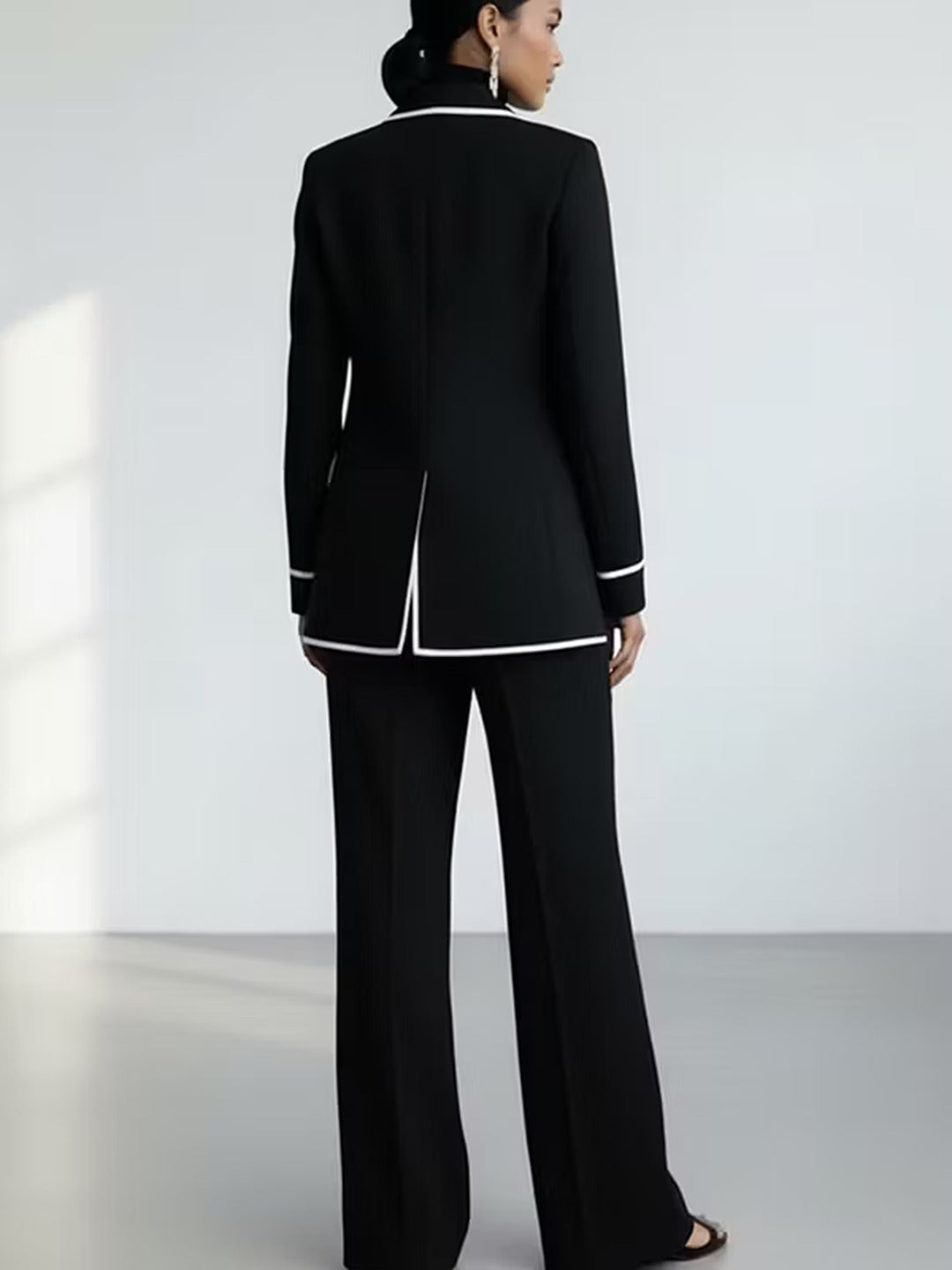 Clementina | Conjunto Blazer e Calças com Debruns em Contraste, Preto
